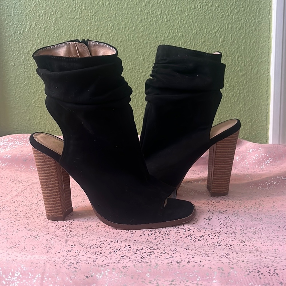 2 for $35 Black Open back Suede Soft Material wood design 4” Ankle Bootie size 9